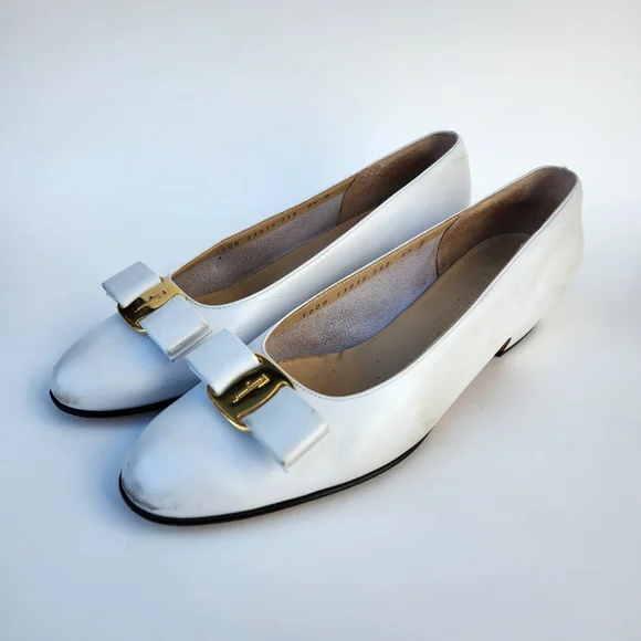 Salvatore Ferragamo Vintage '00 Vara White Leather Flats With Bow - Picture 3 of 15